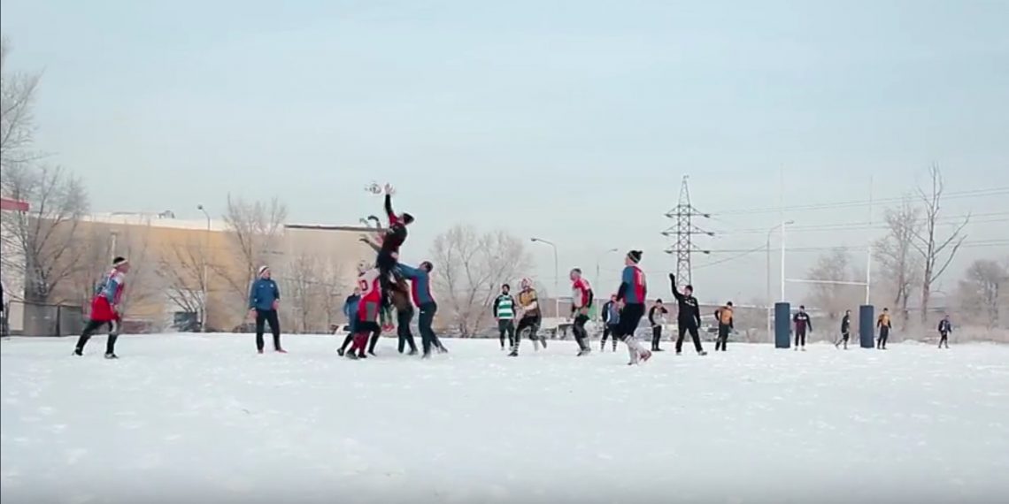 (Vidéo) Un entraînement de rugby en Sibérie par -15°C