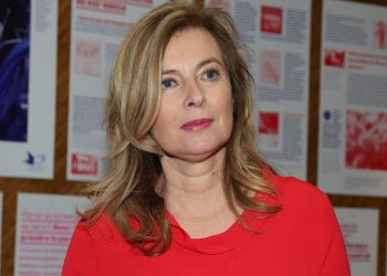 L’ancienne première dame de France en couple avec un consultant rugby de Canal + !