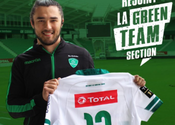 Pau pique un jeune joueur à Clermont