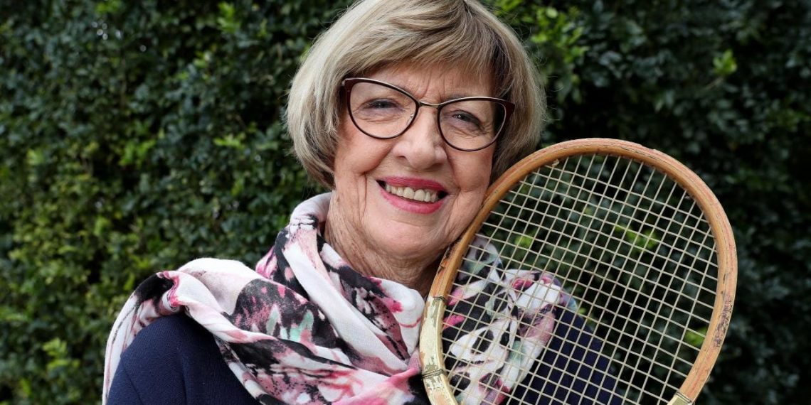 Une ancienne championne de Tennis défend Israël Folau !