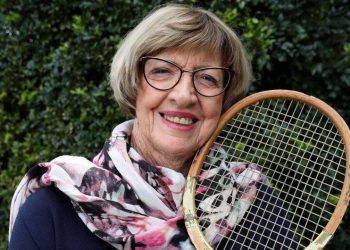 Une ancienne championne de Tennis défend Israël Folau !