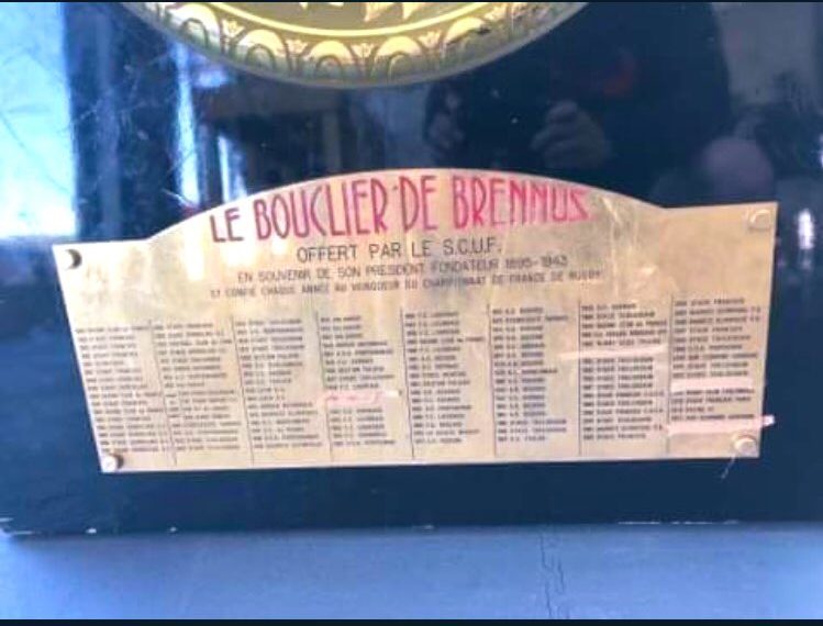 Les Toulousains s’attirent les foudres du Castres Olympique après avoir modifié le Brennus !