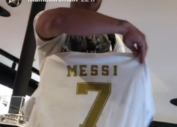 FAIL – Romain Ntamack achète un maillot du Real Madrid et y fait floquer le nom de… Messi !
