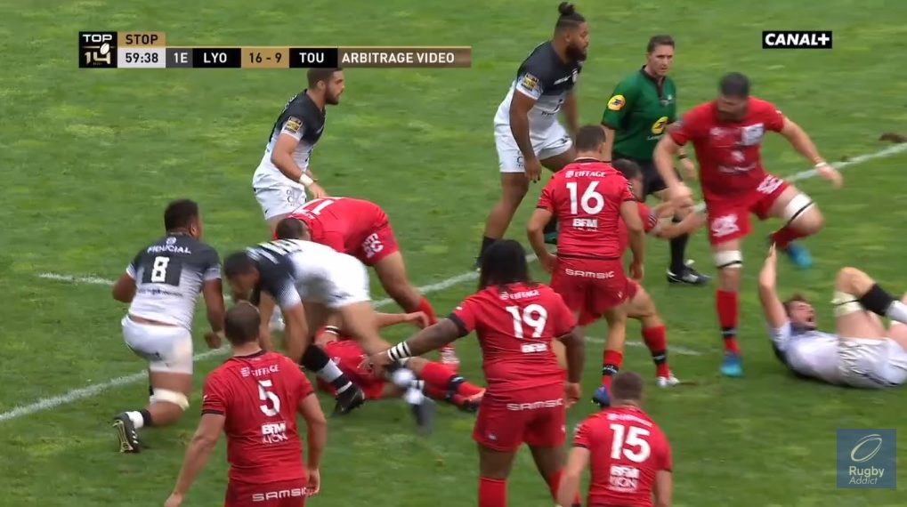 VIDÉO : Le Lyonnais Loann Goujon auteur d’un vilain geste contre Toulouse