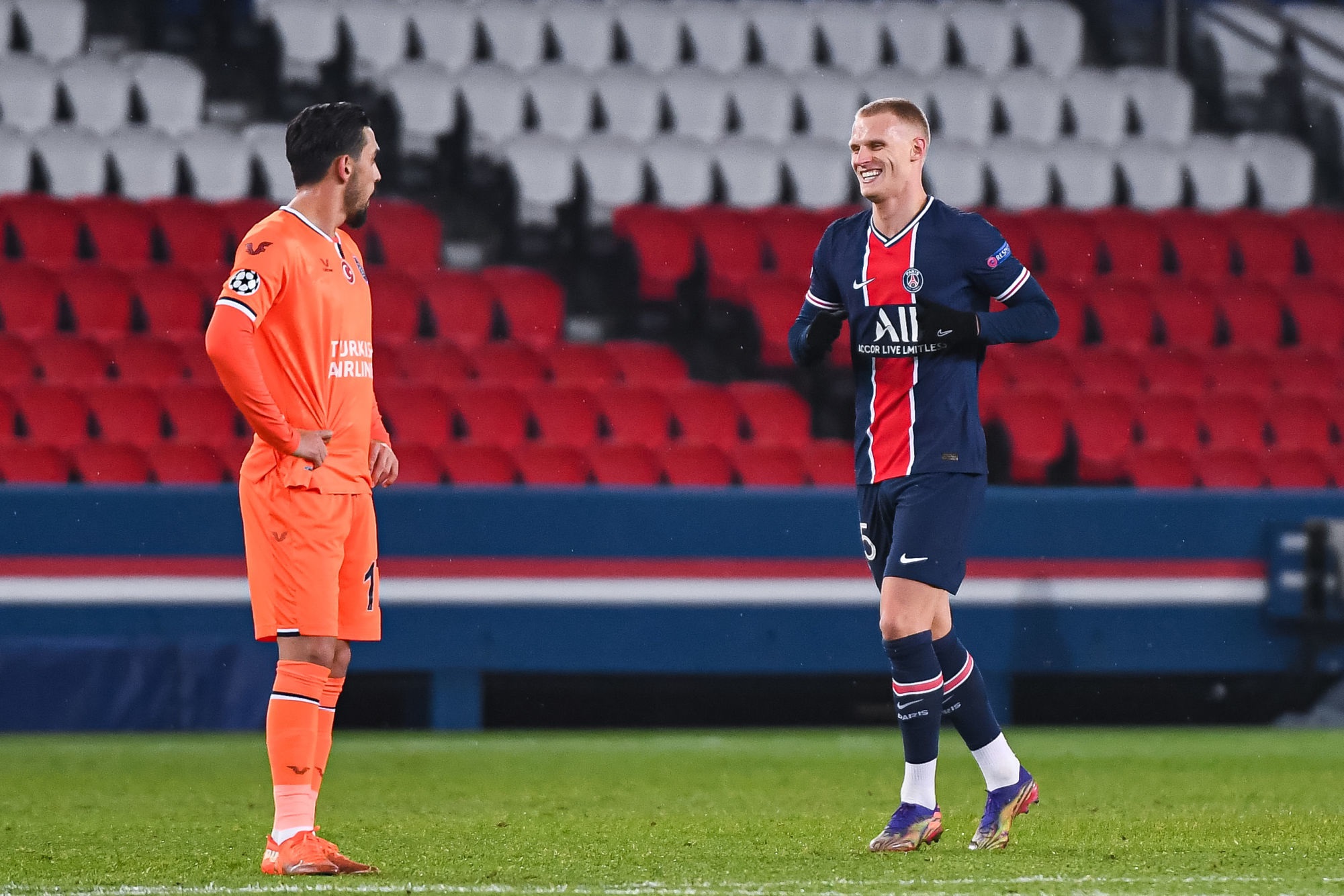 Mercato – L’intérêt de la Juventus pour Bakker encore évoqué