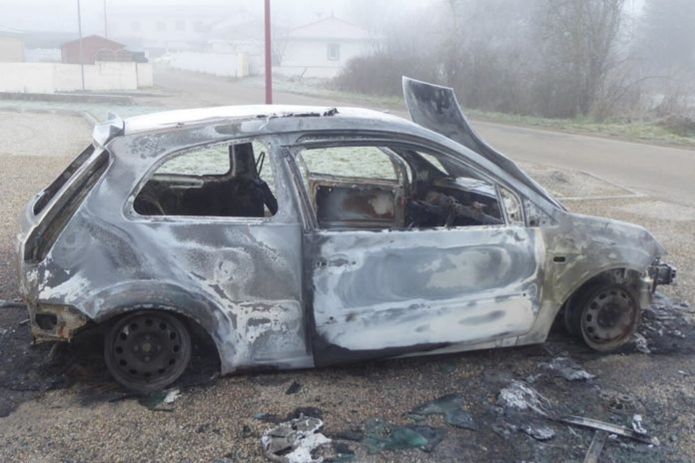 DRAME – Une voiture s’embrase avec à son bord un jeune joueur de 24 ans