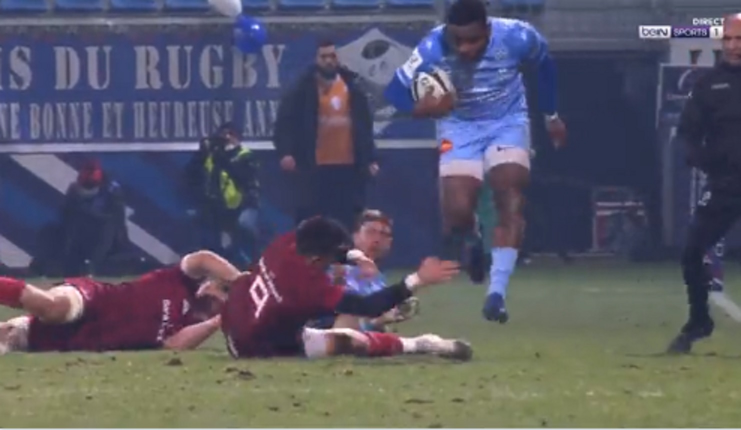 VIDEO : Filipo Nakosi écrase des joueurs du Munster avec une facilité déconcertante