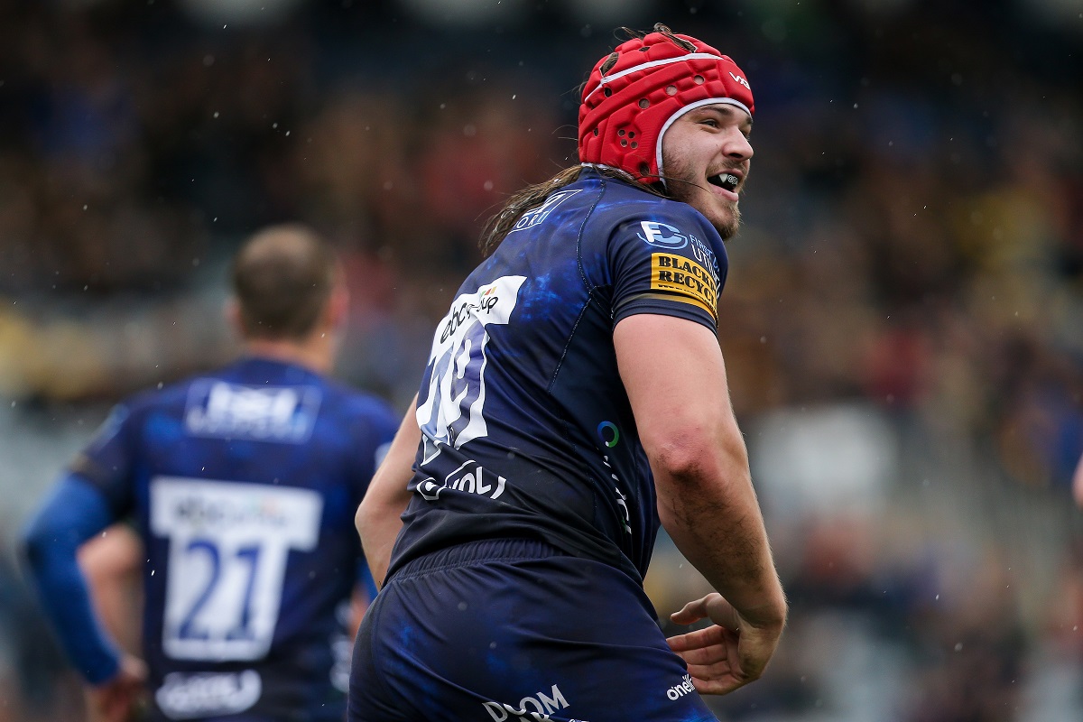 Le Stade-Français en contact avec un joueur Anglais