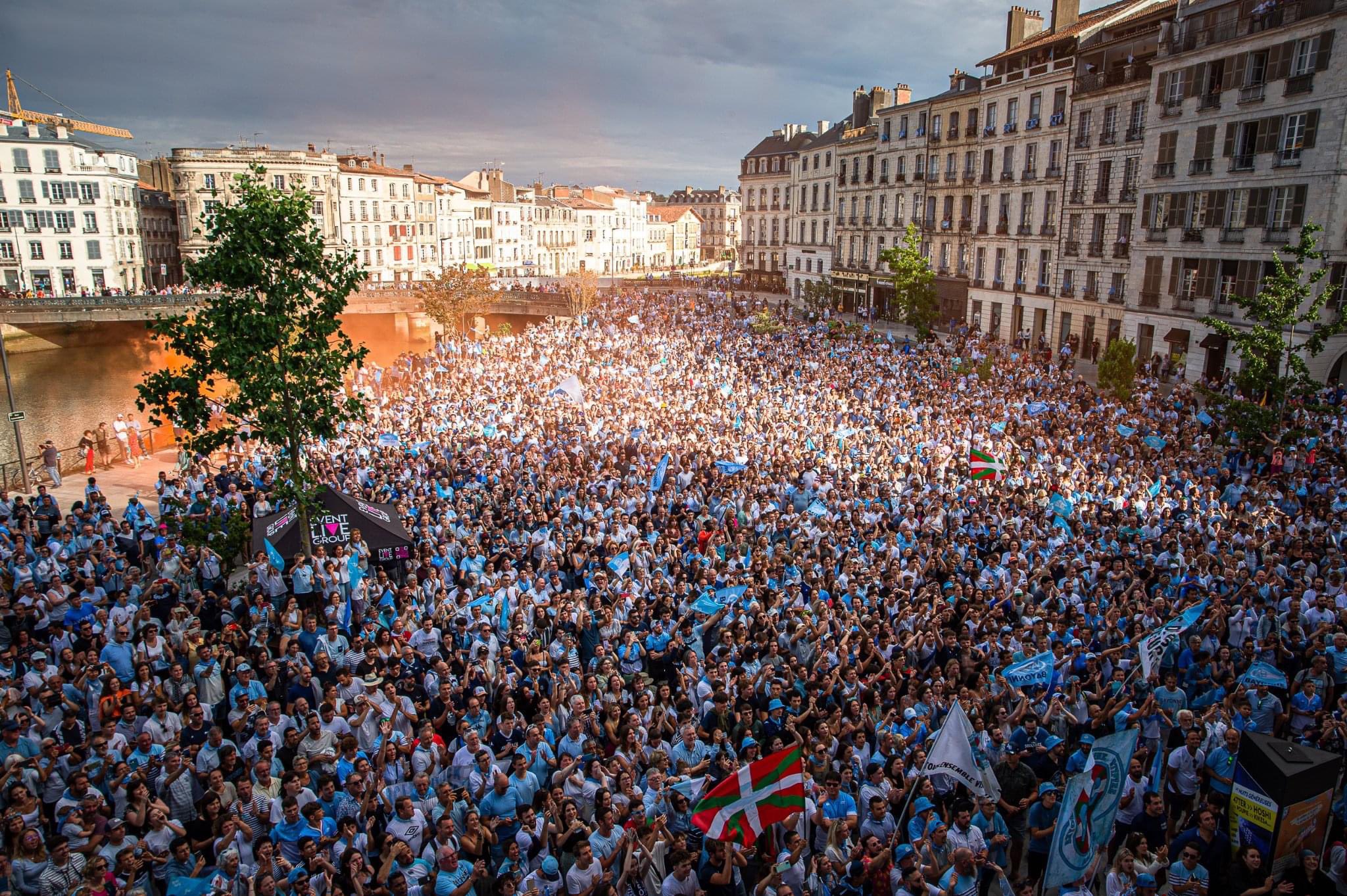 VIDEO : Les superbes images des supporters Bayonnais qui célèbrent leur retour en Top 14 !