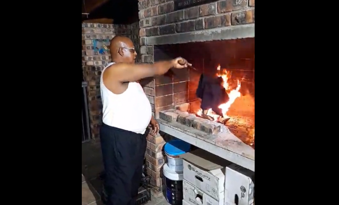 VIDEO CHOC : Un supporter Néo-Zélandais brûle son maillot des All-Blacks !