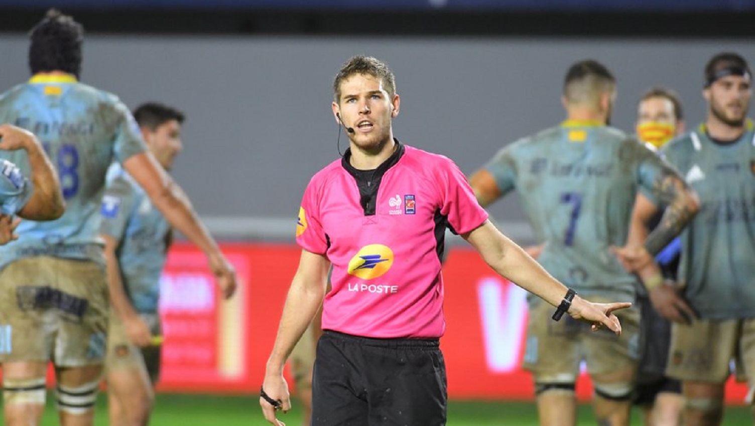 INSOLITE – L’arbitre Benoit Rousselet comprend que sa décision fasse polémique mais affirme avoir totalement raison !